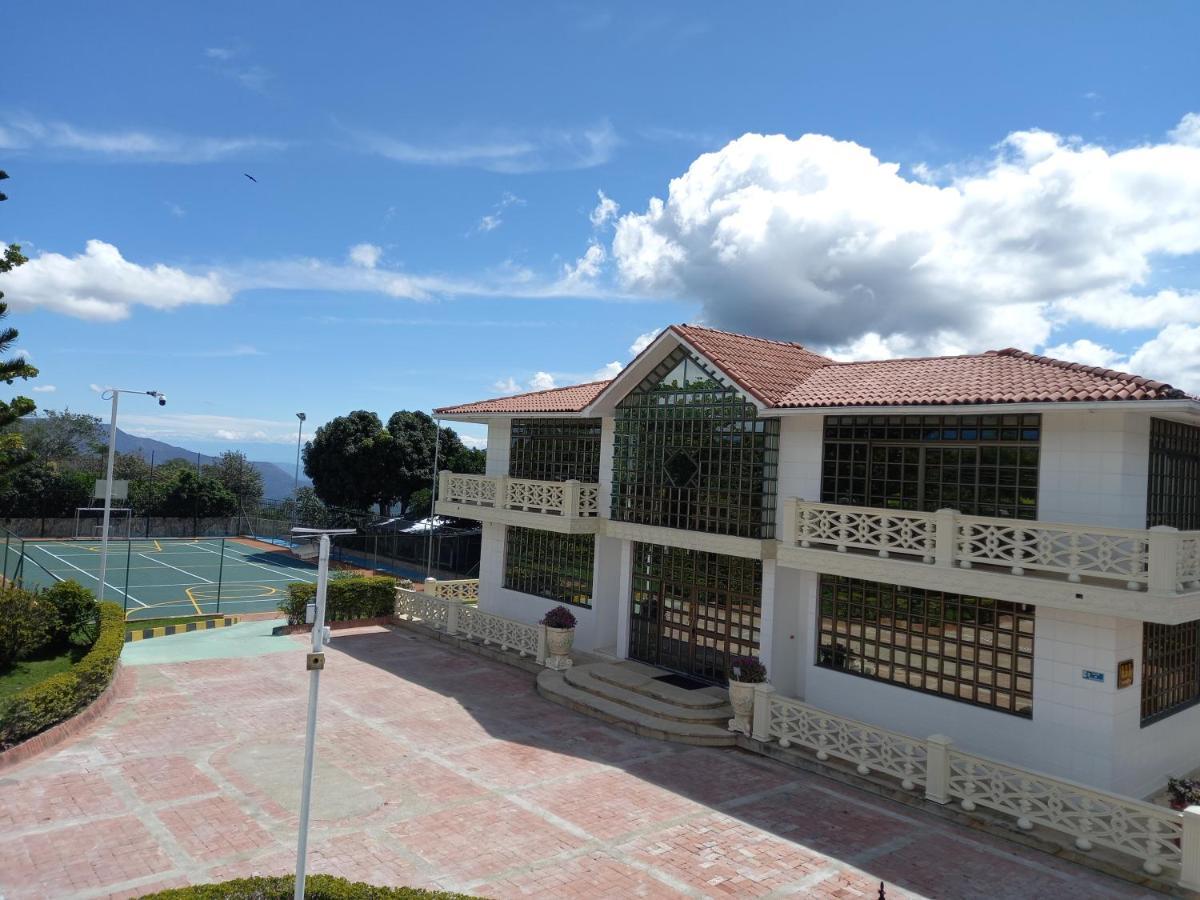 Hotel Barcelona Chinauta Εξωτερικό φωτογραφία